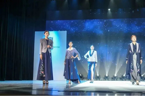 内蒙古艺术学院设计学院成功举办2023届毕业生服装设计作品展演活动
