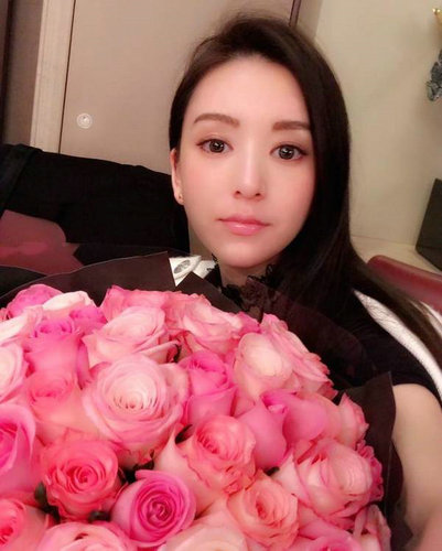 庆祝结婚一周年！郭富城终于带方媛出国旅游补蜜月
